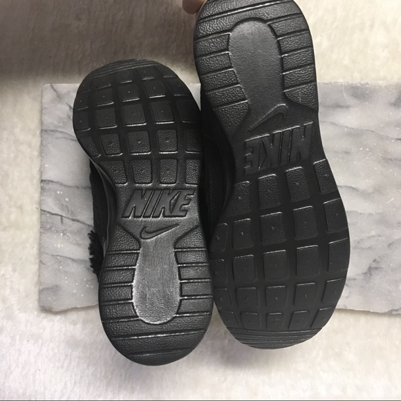 Nike Kaishi Ankle Boots Faux Fur Black 7.5 - Picture 10 of 11